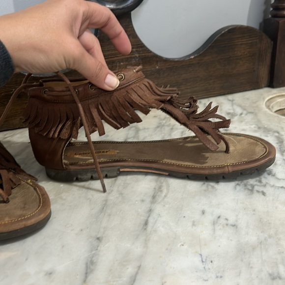 Caterpillar Fringed Flat sandals - Picture 2 of 8